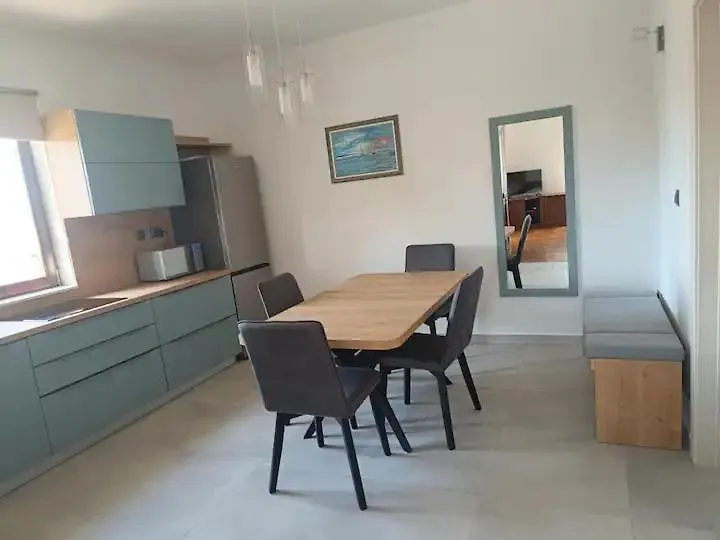 Apartment Maro And Studio Nora Malinska Chorvatsko