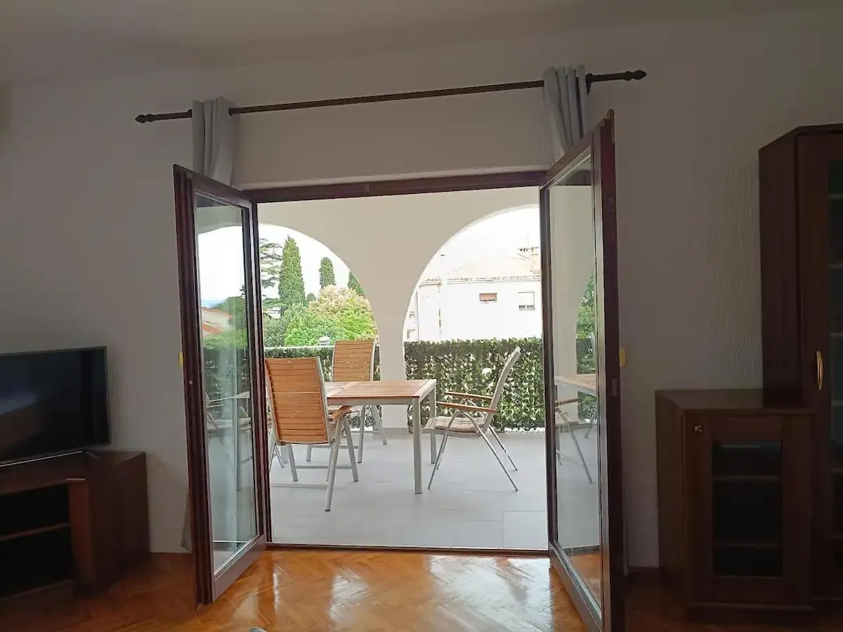 Apartment Maro And Studio Nora Malinska 0*,  Croatia