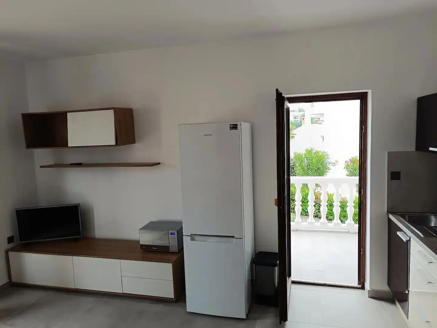 Apartment Maro And Studio Nora Malinska 0*,  Croatia