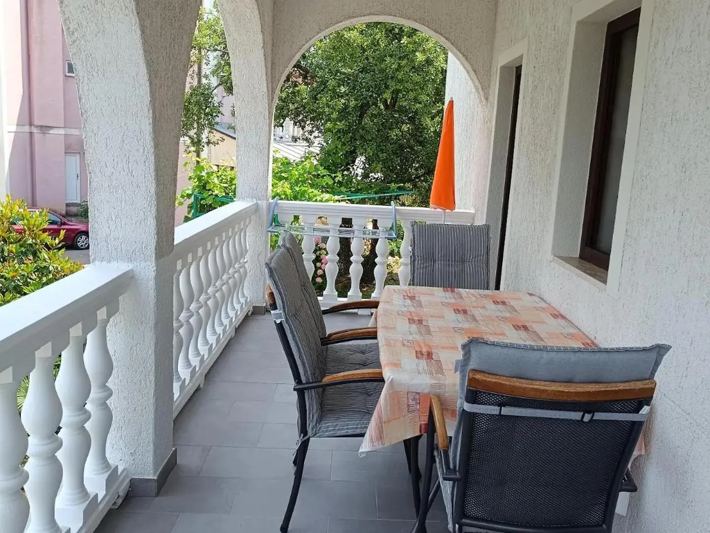 Apartment Maro And Studio Nora Malinska 0*,  Croatia
